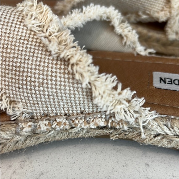 Like New - Steve Madden Women's Zelina Slide Sandals, Natural, 7 - Picture 13 of 16